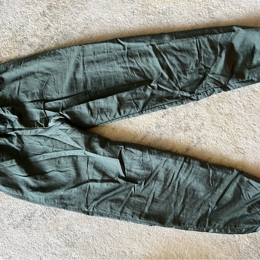 Nike Women’s Green Track Pants - Picture 2 of 3